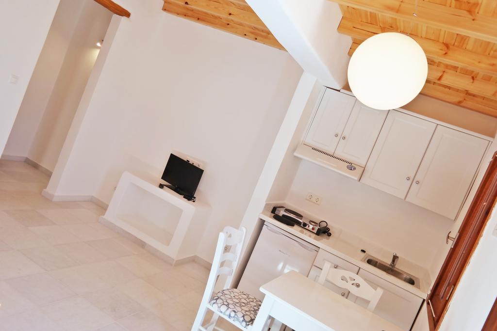 Katerina Suites อาโยส โพรโกปิออส ภายนอก รูปภาพ